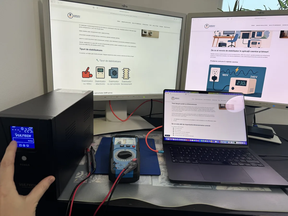 Setup testare stabilizator: UPS Vultech cu multimetru PeakTech pe birou
